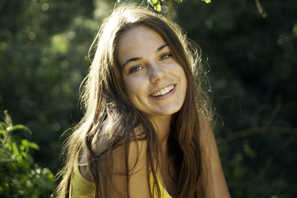 Veneers vs. Bonding: Which Is Right for Your Smile?